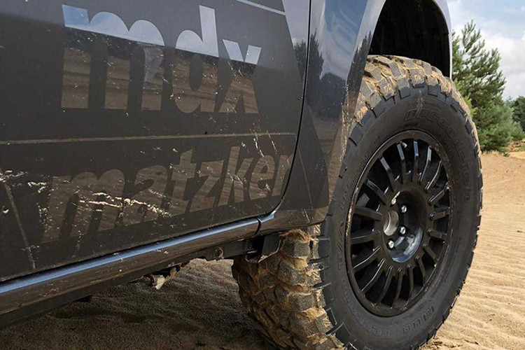 Gói phụ kiện chuyên cho cắm trại này có mức giá khoảng 102.000 USD. Cộng với giá trị của xe, tổng giá bản độ Mercedes-Benz X-Class có thể lên đến 205.000 USD. Đây là mức giá khá cao nếu so với các mẫu xe phiên bản cắm trại khác như GEV Ram Adventure Truck có giá 198.000 USD hay chiếc Mercedes-Benz Sprinter Winnebago Revel 4 x 4 có giá 134.799 USD.