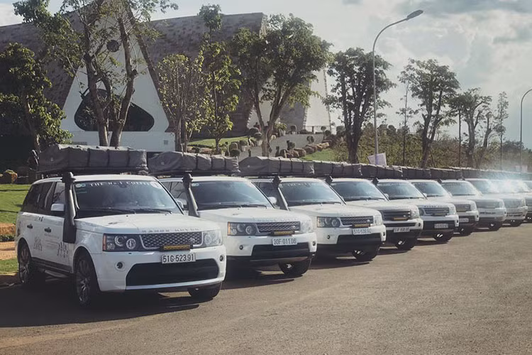 Hành trình từ trái tim với điểm nhấn là dàn siêu xe trăm tỷ và SUV hạng sang đắt tiền thuộc sở hữu chỉ 1 mình ông Đặng Lê Nguyên Vũ, Chủ tịch Trung Nguyên từng diễn ra lần đầu tiên vào năm ngoái.