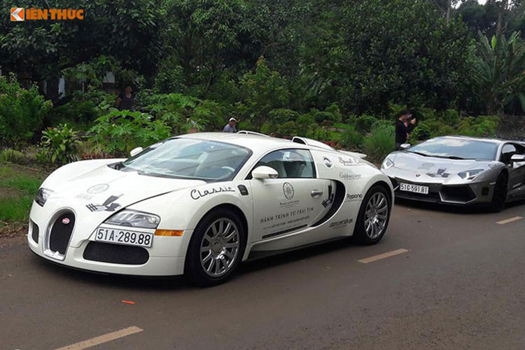 Hiện giới mê xe đang nôn nóng chờ xem ông Đặng Lê Nguyên Vũ sẽ cho siêu xe nào tham dự. Nhiều khả năng, sẽ có hơn 8 chiếc siêu xe góp mặt. Trong đó, thành viên mới nhất trong bộ sưu tập siêu xe của ông Đặng Lê Nguyên Vũ chính là chiếc Porsche 911 GT2 RS sẽ xuất hiện.