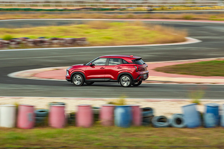 Mitsubishi Xforce tu 599 trieu tai Viet Nam - chiec SUV co B dang tien-Hinh-3