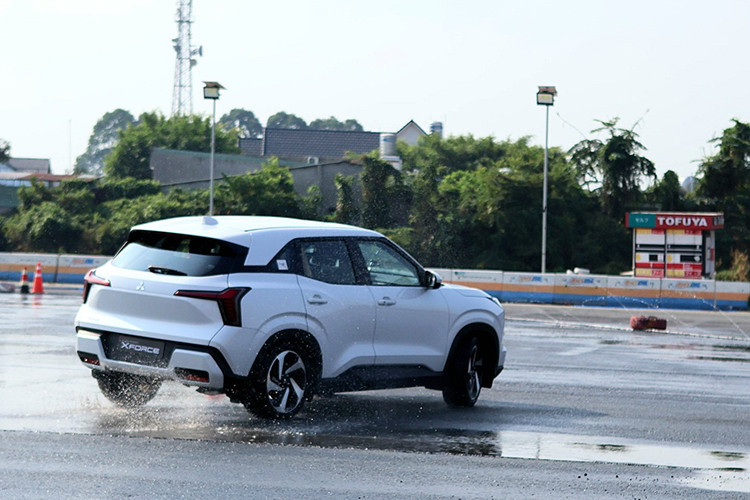 Mitsubishi Xforce tu 599 trieu tai Viet Nam - chiec SUV co B dang tien-Hinh-9