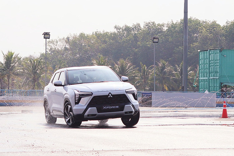 Mitsubishi Xforce tu 599 trieu tai Viet Nam - chiec SUV co B dang tien-Hinh-10