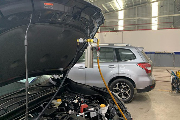 Khach hang Viet to xe Subaru dinh loi 