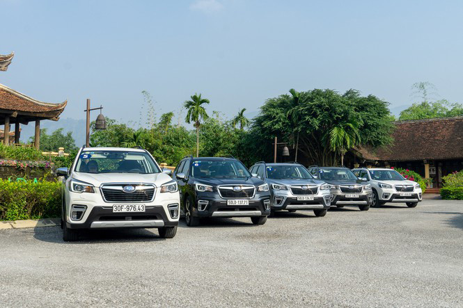 Khach hang Viet to xe Subaru dinh loi 