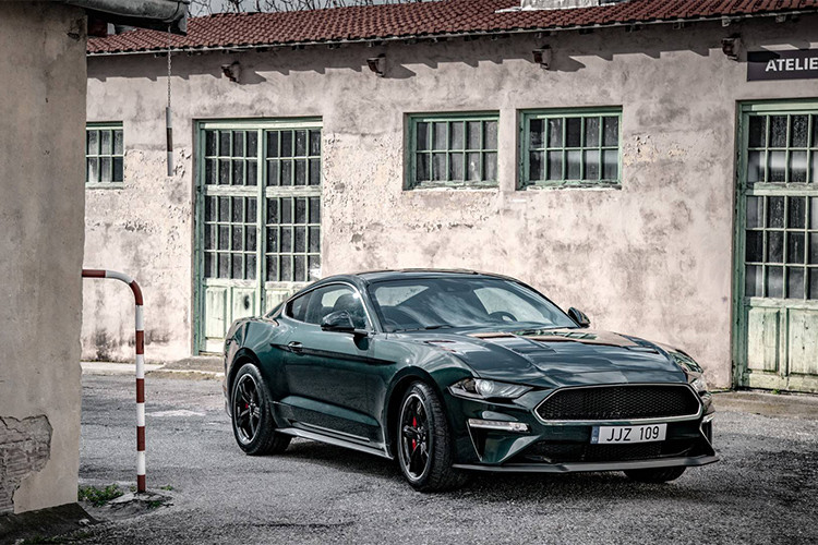 Mẫu xe Ford Mustang 2019 phiên bản đặc biệt ''Bullitt'' được sản xuất nhằm kỷ niệm 50 năm bộ phim "Bullitt" 1968 của Warner Bros khi chiếc Ford Mustang GT Fastback trong bộ phim đã mang tính biểu tượng khi được nam diển viên người Mỹ Steve McQueen cầm lái truy đuổi tội phạm trên đường phố San Francisco.
