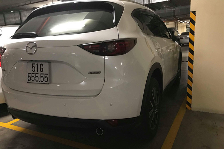 Bộ khung của mẫu xe CX-5 phiên bản 2018 cũng đã được hãng xe ôtô Mazda, Nhật Bản cải tiến giúp độ cứng khi xoắn tăng thêm 15% nhờ thép cường lực ở cột A và B. Ngoài ra, độ ồn cũng giảm 1,3 dB. Hơn nữa, hãng xe Nhật cũng tối ưu hóa vị trí tương đối giữa trục bánh xe trước và cột A giúp cho việc vận hành ổn định hơn.