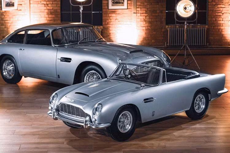 Giá xe Aston Martin DB5 Junior “No Time To Die” sẽ có mức khởi điểm 90.000 bảng Anh (tương đương 2,79 tỷ đồng). Những khách hàng đang chờ đợi bản DB5 Junior trước đó sẽ có cơ hội nâng cấp lên thành bản “No Time To Die”, với những chiếc còn lại sẽ được phân bổ cho các bên quan tâm khác.
