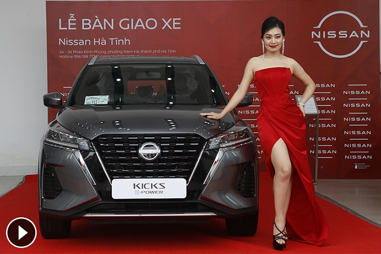 Nissan Viet Nam tiep tuc giam gia, tang ca vang cho khach mua oto