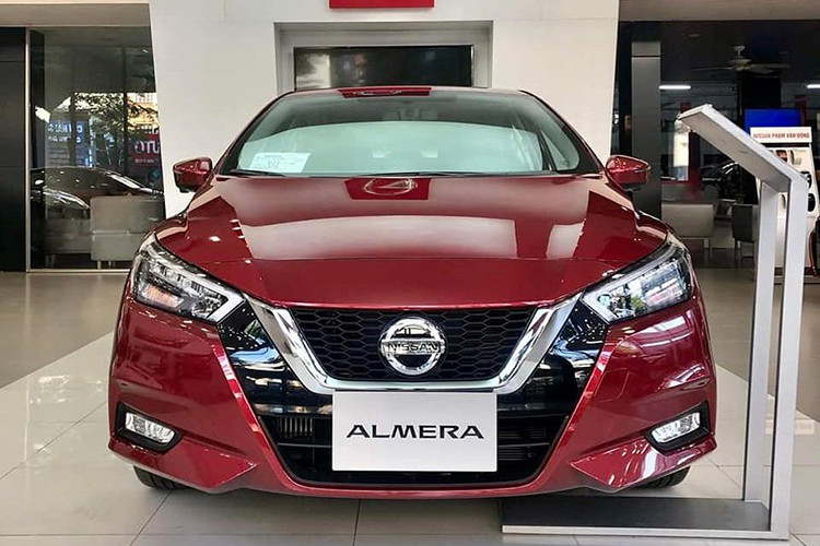 Nissan Viet Nam tiep tuc giam gia, tang ca vang cho khach mua oto-Hinh-2