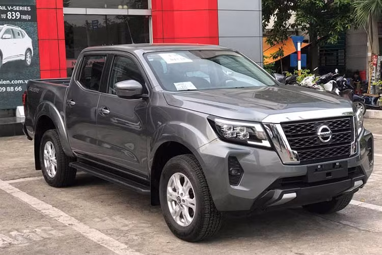 Nissan Viet Nam tiep tuc giam gia, tang ca vang cho khach mua oto-Hinh-3