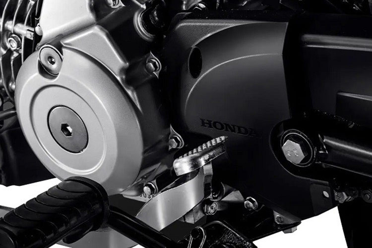 Về sức mạnh, Honda đưa tới cho Pop 110i ES khối động cơ xy lanh đơn dung tích 110cc, làm mát bằng không khí. Khối động cơ này sản sinh công suất tối đa là công suất 8,4 mã lực tại 7.250 vòng/phút...