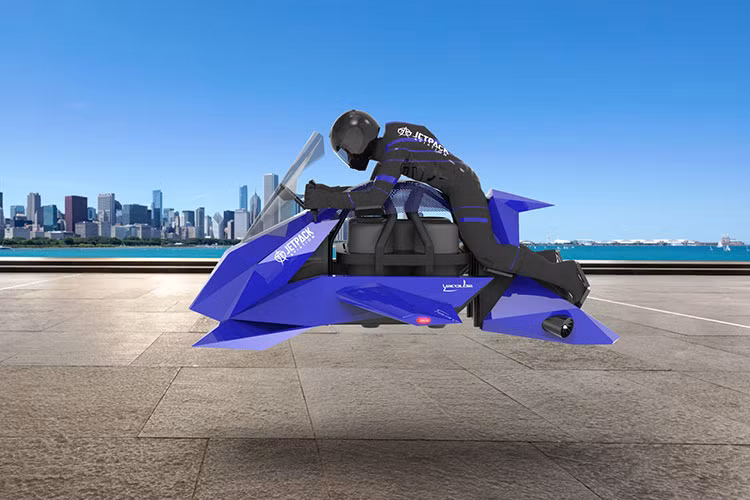 Về mặt thông số, Jetpack Aviation Speeder có khả năng đạt vận tốc 240 km/h, thời gian bay từ 10 - 22 phút tùy cách vận hành và trần bay lên đến 4,5 km trên giờ. Có một điểm rất đáng chú ý là xe có trọng lượng khô chỉ 105 kg.