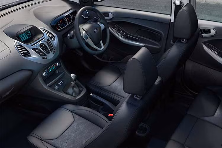 Trên phiên bản nâng cấp sắp ra mắt, Ford Figo sẽ được trang bị thế hệ động cơ Dragon mới dùng nhiên liệu xăng, dung tích 1.2 lít, 3 xy lanh thẳng hàng, hút khí tự nhiên. Kết hợp với động cơ này là hộp số sàn 5 cấp, đồng thời động cơ 1.2L Ti-VCT sẽ không được tiếp tục sản xuất.