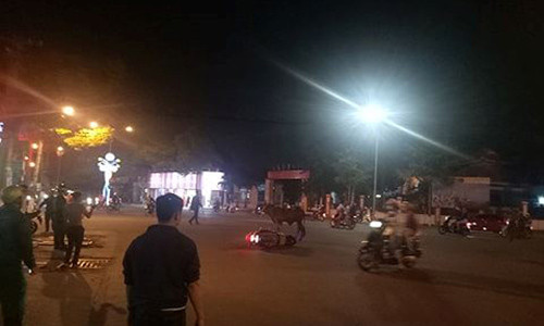 Bo ‘dien’ dai nao tren pho, huc nhieu nguoi bi thuong o Thu Dau Mot