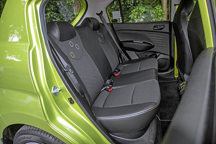 So với Hyundai, liên doanh Maruti Suzuki nắm bắt xu hướng nhanh hơn khi thay thế Alto K10 bằng mẫu xe hatchback mang phong cách SUV mới có tên S-Presso.