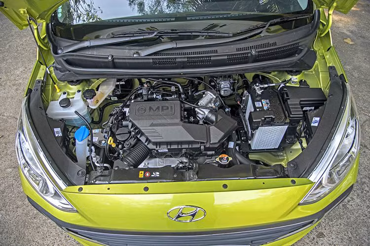 Gần đây, chính phủ Ấn Độ còn yêu cầu ôtô bắt buộc phải có 6 túi khí. Để Santro đáp ứng tiêu chuẩn này, hãng Hyundai phải mất thêm chi phí. Đó là chưa kể đến tiêu chuẩn khí thải BS6.2 chuẩn bị được áp dụng tại Ấn Độ sẽ khiến hãng Hyundai phải nâng cấp khối động cơ 1.1L của Santro. Xét về mặt tài chính thì việc giữ lại Santro là không hợp lý với Hyundai.