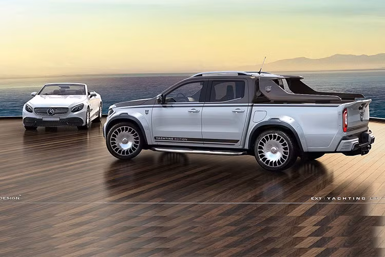 Ngoài ra, thùng xe phía sau còn được trang bị thêm các thanh chắn thể thao màu đen. Dòng chữ "Yachting" và "Yachting Edition" được trang trí ở hông xe và cản trước khiến nó mang phong cách mới lạ hơn nguyên bản.