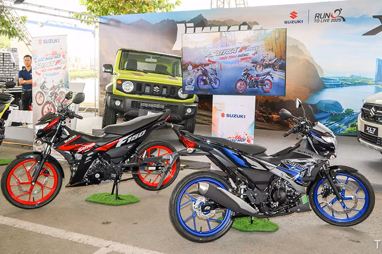 Ở phiên bản mới nhất, Suzuki Satria F150 mới đã được hiệu chỉnh lại khung sườn với thiết kế “khung sườn đôi”. Ống thép vuông được thay cho ống tròn ở thế hệ cũ giúp tăng khả năng chịu lực cũng như tính ổn định hơn cho xe khi bức tốc và vận hành tốc độ cao.