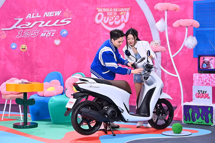 Ngam xe ga Yamaha Janus 