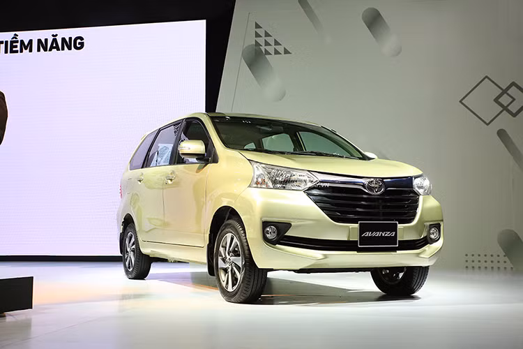 Trong tháng đầu tiên bán ra tại thị trường Việt Nam, mẫu xe đạt đến 190 chiếc, tuy nhiên, tháng tiếp theo (11/2018) đánh dấu sự hụt hơi của mẫu xe nhập khẩu Toyota Avanza với chỉ 79 xe được bán ra. Theo nhiều người tiêu dùng đánh giá, rất có thể nó đang bị "chung mâm" với người anh em Innova đình đám nhất phân khúc.