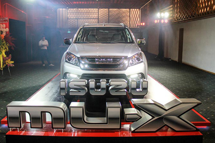 Isuzu Mu-X: Dù đã được thay đổi mạnh về động cơ, giá bán thấp hơn nhiều so với các đối thủ trong phân khúc như Toyota Fotuner hay Nissan Xtrail..., nhưng Isuzu mu-X luôn có doanh số thấp nhất phân khúc hiện nay. Mẫu xe này chỉ đạt 61 xe bán ra trong tháng 11/2018. 