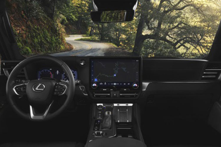 Nhiều khả năng, nội thất của Toyota Land Cruiser Prado cũng sẽ tương tự Lexus GX nhưng sẽ ít được trang bị những tiện ích cao cấp. Cung cấp sức mạnh cho Toyota Land Cruiser Prado 2024 sẽ là hệ truyền động giống với Lexus GX. Xe sẽ có 3 tùy chọn động cơ là 3.4L tăng áp kép, V6 thường và 2.4L 4 xy-lanh tăng áp hybrid.