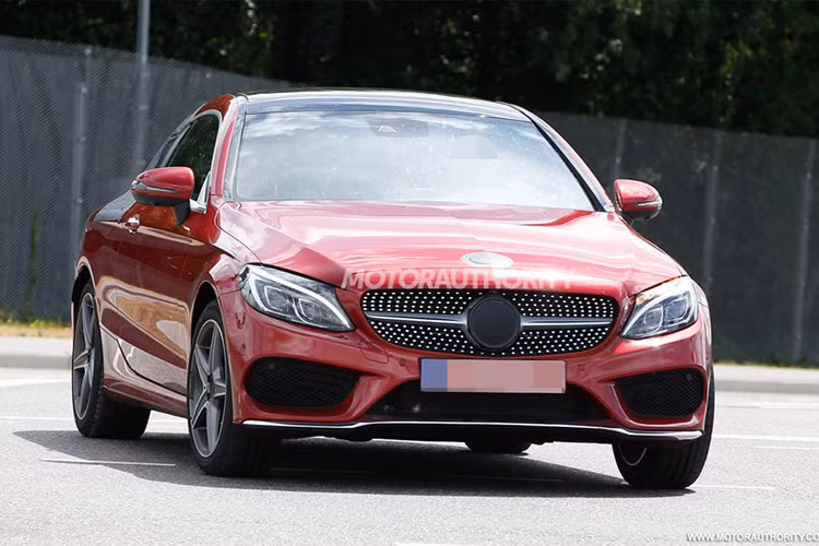 Các khách hàng nên chọn phiên bản cao cấp nhất: C63 AMG hoặc C63 AMG S với sức mạnh lần lượt là 469 và 503 sức ngựa.