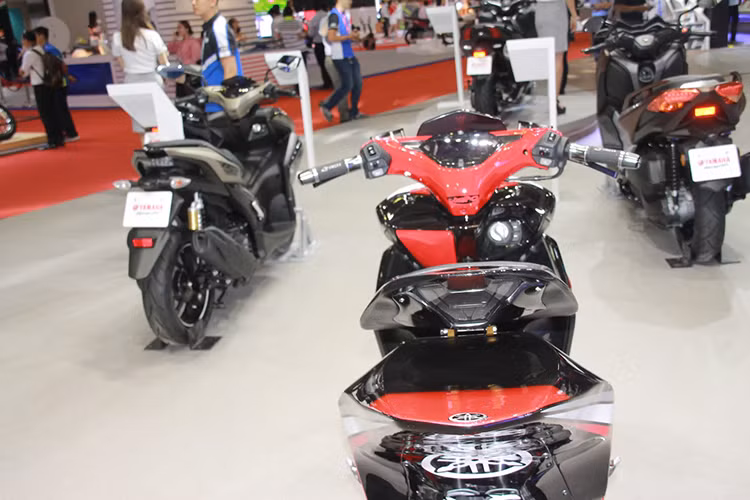 Động cơ của xe là loại 4 van, trục cam đơn, làm mát bằng dung dịch, và đặc biệt là được trang bị công nghệ điều khiển đóng mở van biến thiên 2 cấp (VVA). Blue Core 155 có công suất cực đại 15 mã lực tại tốc độ quay 8.000 vòng/phút, và mô men xoắn cực đại 13,8Nm tại tốc độ quay 6.250 vòng/phút.