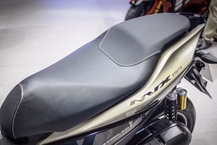 Hãng xe máy Yamaha chính thức ra mắt mẫu xe ga NVX 155 tại thị trường Việt Nam hồi tháng 12/2016 với 2 phiên bản bao gồm bản tiêu chuẩn và bản Premium. Trên cả hai phiên bản NVX 155, Yamaha đều trang bị cho xe động cơ Blue Core dung tích 155 phân khối.