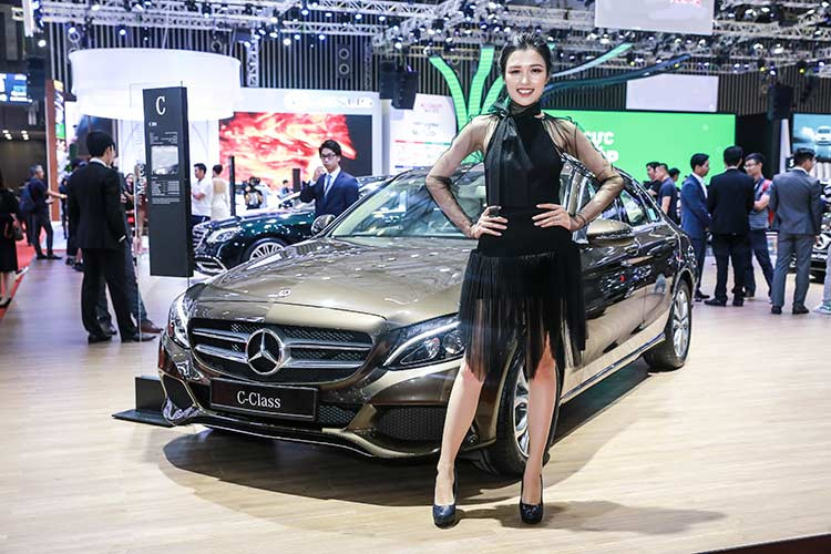 VMS 2018 được coi là thời điểm vàng để sở hữu các mẫu C-Class và E-Class. Với danh mục trang bị hấp dẫn nhất trong khi mức giá chỉ từ 1,489 tỷ đồng, C-Class đang là cầu nối thu hút khách hàng từ khách hàng phổ thông lên sở hữu thương hiệu xe sang của Mercedes-Benz.