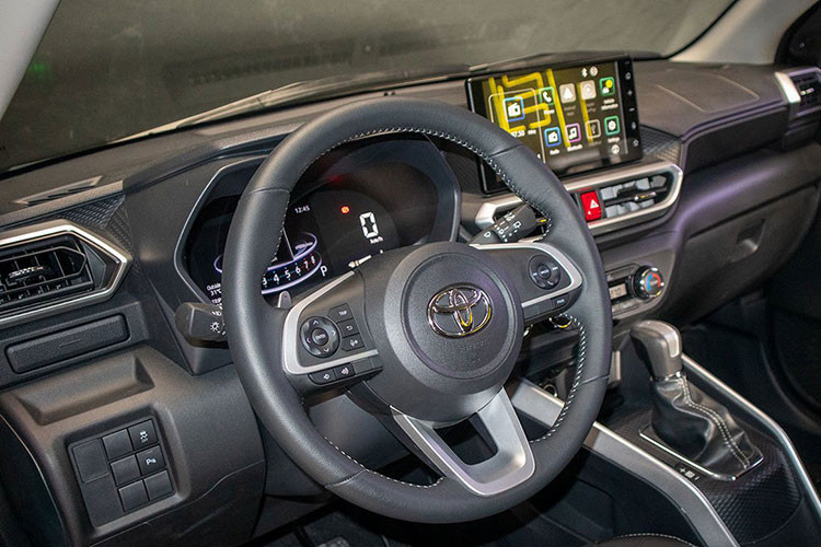 Khoang hành lý có dung tích lớn 369L, và khả năng tùy biến linh hoạt giúp tăng lên 1.133L khi gập phẳng hàng ghế sau, cùng 10 hộc chứa đồ tiện dụng đáp ứng đủ nhu cầu sử dụng đa dạng cho mọi hành khách. 