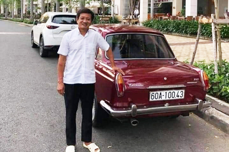 Mới đây, ông Đoàn Ngọc Hải - nguyên Phó chủ tịch UBND Quận 1, TP HCM - đã chia sẻ là muốn bán bộ sưu tập bao gồm 1 chiếc xe cổ Daihatsu Compagno Berlina 1000 và 4 chiếc áo của đội tuyển bóng đá Việt Nam có chữ ký của các cầu thủ để mua đất, xây thêm 1 ngôi nhà ở thành phố Huế cho bệnh nhân cũng như thân nhân người bệnh ở khi cần.