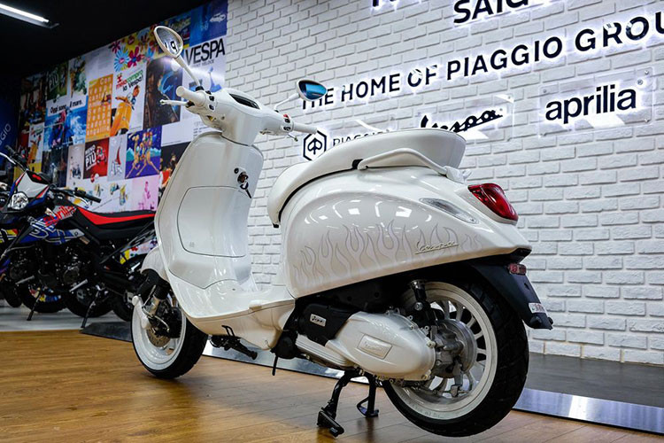 Sau thành công của các bản đặc biệt hợp tác cùng Giorgio Armani, Christian Dior, và Sean Wotherspoon, thương hiệu xe Ý vừa tiếp tục một phiên bản đặc biệt hoàn toàn mới này và nó được hợp tác với ca sĩ, ngôi sao Justin Bieber.