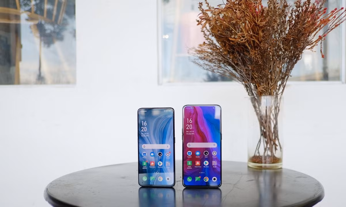  Oppo Reno và Reno 10x zoom ra mắt người dùng Việt ngày 6/6. Với mức giá trên 10 triệu đồng, đây là bộ đôi smartphone cao cấp đầu tiên của Oppo ra mắt trong 6 tháng đầu năm. Đại diện nhà sản xuất cho biết Reno là “phát súng” đầu tiên trong năm nay, hứa hẹn mở ra kỷ nguyên thiết kế di động mới tại Việt Nam.