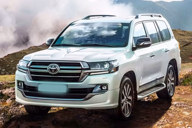 Kể từ khi ra mắt vào năm 1955, mẫu xe SUV Toyota Land Cruiser được bán tại 170 quốc gia trên toàn thế giới với doanh số toàn cầu hàng năm đạt khoảng 400.000 chiếc và doanh số tích lũy của Land Cruiser series đã đạt mốc 10 triệu xe tính đến ngày 31/8/2019. Mới đây TMV đã chính thức giới thiệu Toyota Land Cruiser 2020 mới tại thị trường Việt.