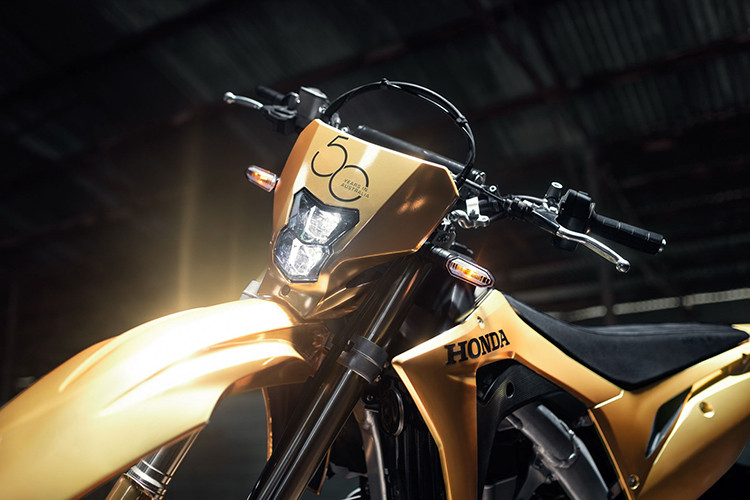 Xe “cào cào” Honda CRF450L 2019 phiên bản Enduro mạ vàng.