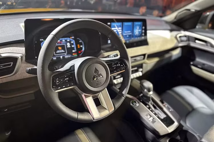 Mitsubishi XFORCE Ultimate chot gia tu 705 trieu dong tai Viet Nam-Hinh-2