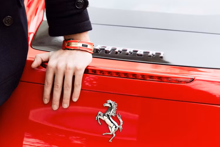 Hiện tại, hãng trang sức Senturion cho biết họ có thể tạo ra những chiếc vòng-chìa khóa dành cho đa số những thương hiệu siêu xe nổi tiếng nhất Thế giới hiện nay như: Aston Martin, Bentley, Bugatti, Ferrari, Lamborghini, McLaren, Porsche, Pagani và Rolls-Royce...