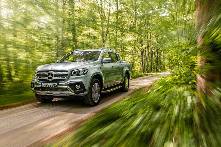 Hãng xe sang Mercedes-Benz của Đức, tại thị trường Anh quốc vừa công bố thông tin chi tiết và giá bán cho phiên bản X350d cao cấp nhất của dòng xe bán tải hạng sang Mercedes-Benz X-Class mới.