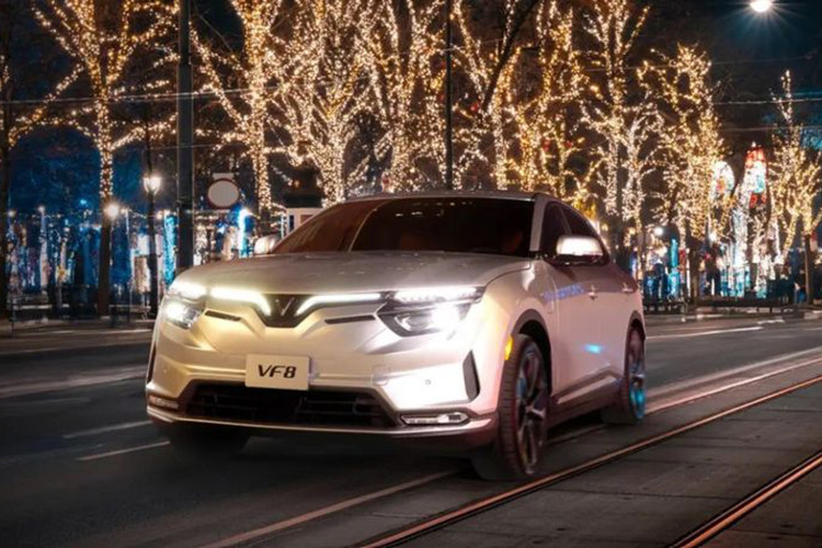 VinFast Viet Nam ruc rich ra mat loat oto dien tai thi truong Thai Lan