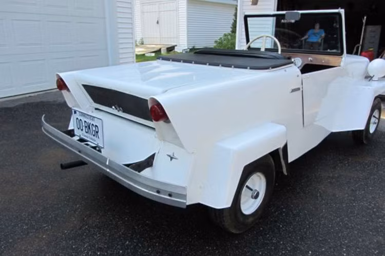 Công ty đã phát triển mẫu xe King Midget 2 chỗ vào những năm 1950 và bắt đầu cung cấp hộp số tự động 2 cấp. Một phiên bản Model III với kích thước dài hơn đã xuất hiện trong năm 1957 với phanh thủy lực và động cơ công suất 9 mã lực.