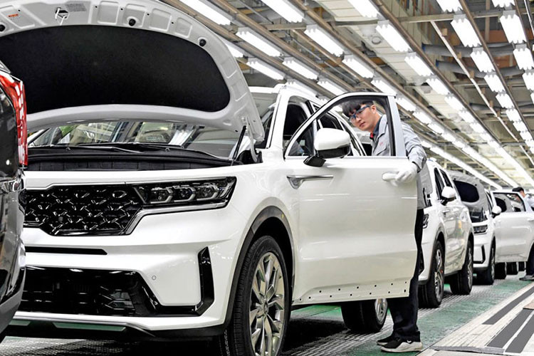 Khach mua Kia Sorento phai cho 