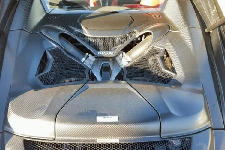 NSX có thể tự động tăng sức mạnh cho bánh trước ở phía ngoài đồng thời làm chậm lại bánh trước ở phía trong (thông qua cải tạo phanh), điều này giúp nâng cao khả năng quay của xe khi gặp góc cua. NSX cũng có thể làm điều ngược lại nhằm giúp điều chỉnh trường hợp thừa lái.