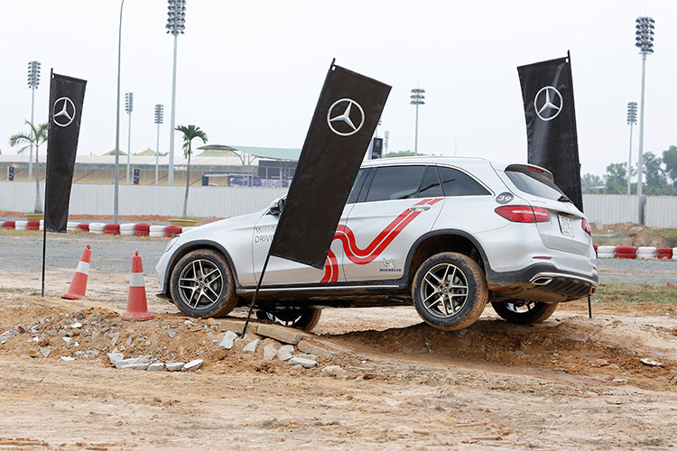 Kết thúc năm tài khoá 2017, Mercedes-Benz tại Việt Nam (MBV) đã đạt mức doanh số hơn 6.000 xe, tăng trưởng gần 40% so với năm 2016 và thiết lập một kỷ lục mới của thị trường xe sang Việt Nam.