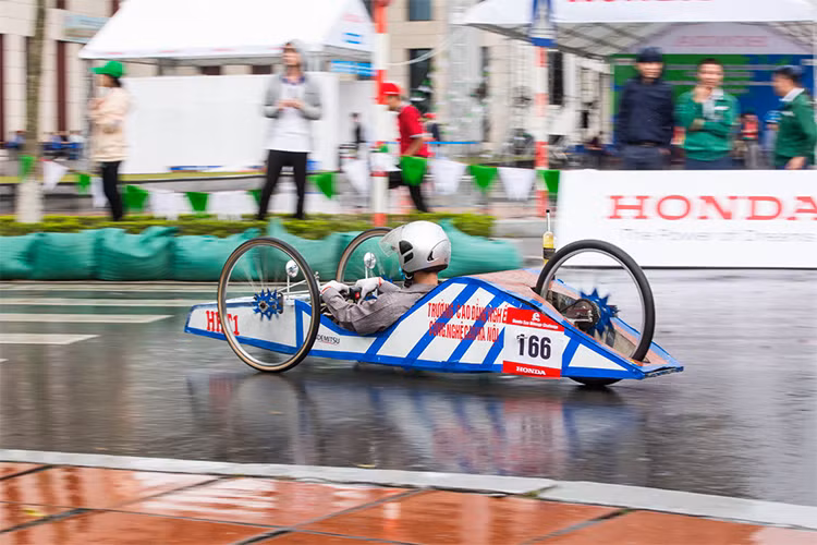 Kết quả chung cuộc Nhóm I- Nhóm học sinh sinh viên các trường đại học: Đội nhất: SUPERCUB 50 – Đại công nghiệp Hà Nội- thành tích 586,509 km/l. Đội nhì: STARNLU- Trường đại học Nông lâm Hồ Chí Minh- thành tích 582,856 km/l. Đội ba: SUPERCUB 70 – Trường đại học công nghiệp Hà Nội- thành tích 495,185 km/l.