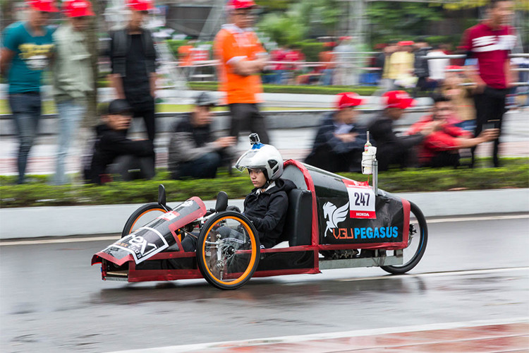 Nhóm III- Nhóm nội bộ Honda Việt Nam bao gồm; Đội nhất: NEWGROUP 2- Công ty Honda Việt Nam- thành tích 1613,621 km/l. Đội nhì: NEWGROUP 1- Công ty Honda Việt Nam- thành tích 1081,073 km/l. Đội Simofusa đến từ Nhật Bản đã đạt thành tích 1541.482 km/l