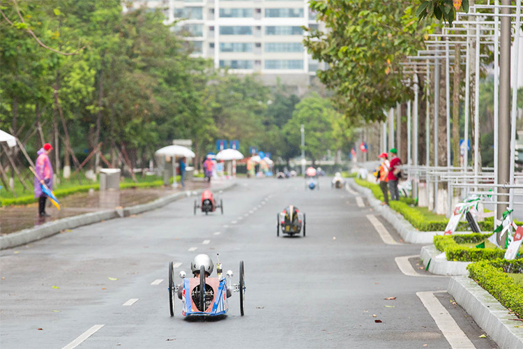 Mỗi đội thi thực hiện chạy 08 vòng xe trên tổng quãng đường là 9.5 km với tốc độ trung bình tối thiểu 25 km/h và thời gian trung bình 22 phút 24 giây. Hiệu suất tiêu hao nhiên liệu (km/lít) được tính toán dựa trên lượng nhiên liệu tiêu hao thực tế, đội nào đạt thành tích cao nhất là đội chiến thắng.
