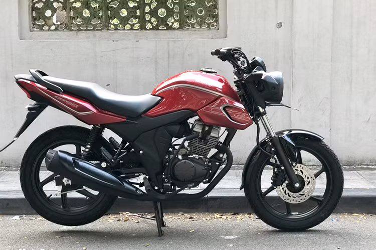 Đây là lô hàng được một đại lý tư nhân nhập khẩu trực tiếp từ Indonesia về Việt Nam, xe được sản xuất tại Nhật Bản. Ở phân khúc 150cc, Honda CB150 Verza mới là mẫu xe có giá bán thấp nhất phân khúc, xe có thiết kế khá phù hợp đối với những ai yêu thích dòng xe cổ điển và đặc biệt là những người mới chơi xe môtô côn tay.