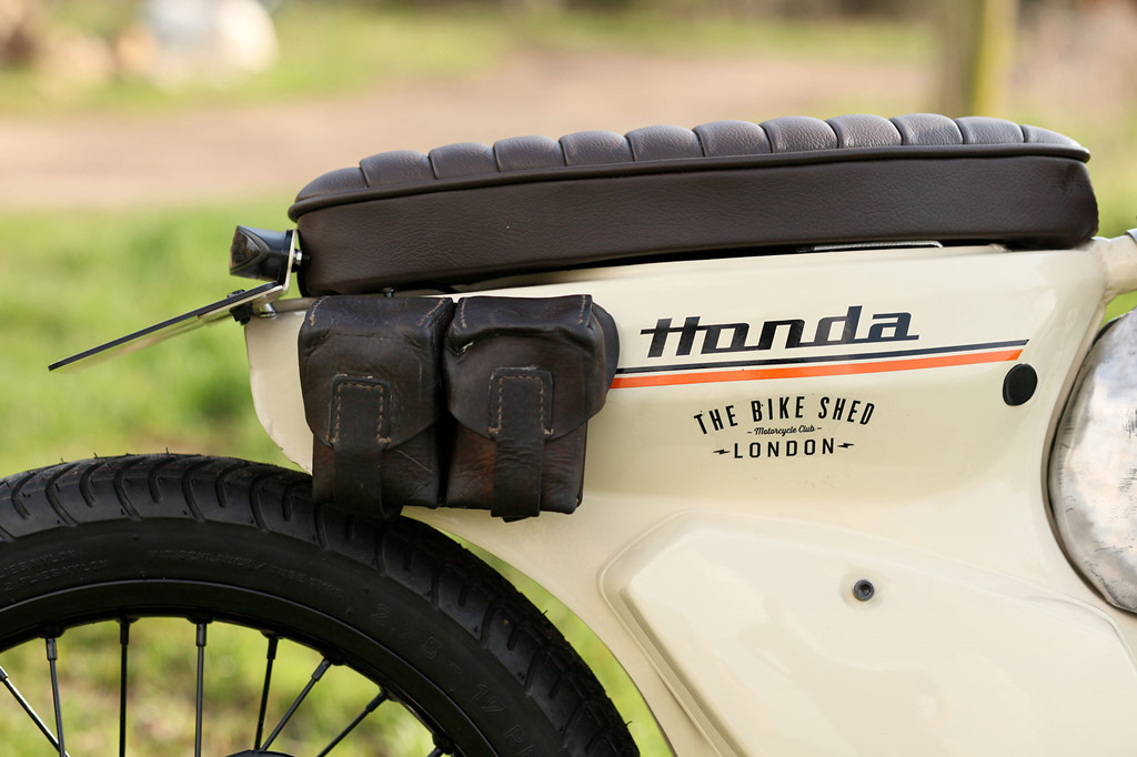 Những trang bị cuối cùng bao gồm một số túi đạn quân đội của Nga, ghế bọc da thủ công và đồng hồ Koso. Lớp sơn cũ được cạo sạch, thay bằng màu kem phun tĩnh điện đi kèm với chữ ký của Pip. "Nó thực sự là một chiếc xe đua tuyệt vời, chiếc xe nhỏ bé này có thể đạt vận tốc 133,5 km/h”, Pip thổ lộ.