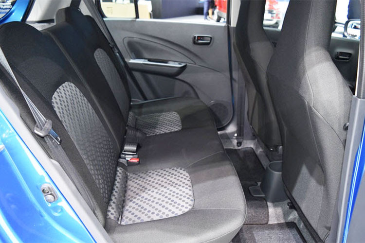 Trước thời điểm được bán ra chính thức trong năm 2018 này, Suzuki Celerio được nhiều chuyên gia nhận định sẽ khó tạo nên được điều kỳ diệu khi gặp phải sự cạnh tranh khốc liệt từ các hãng xe ôtô lớn khác. Nếu đem so sánh với các đối thủ trong nước hiện đang cạnh tranh với đủ các hình thức để lấy doanh số thì chắc chắn Celerio không có cửa.